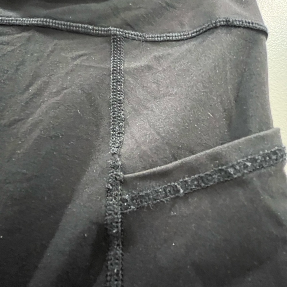 Lululemon Athletica SZ 4 Black Leggins 25” Long see pictures and read details - Picture 4 of 8